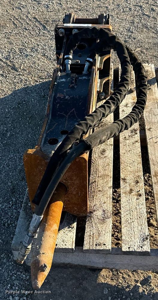 image for item EG2287 Caterpillar B6 breaker