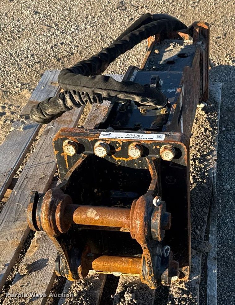 image for item EG2287 Caterpillar B6 breaker