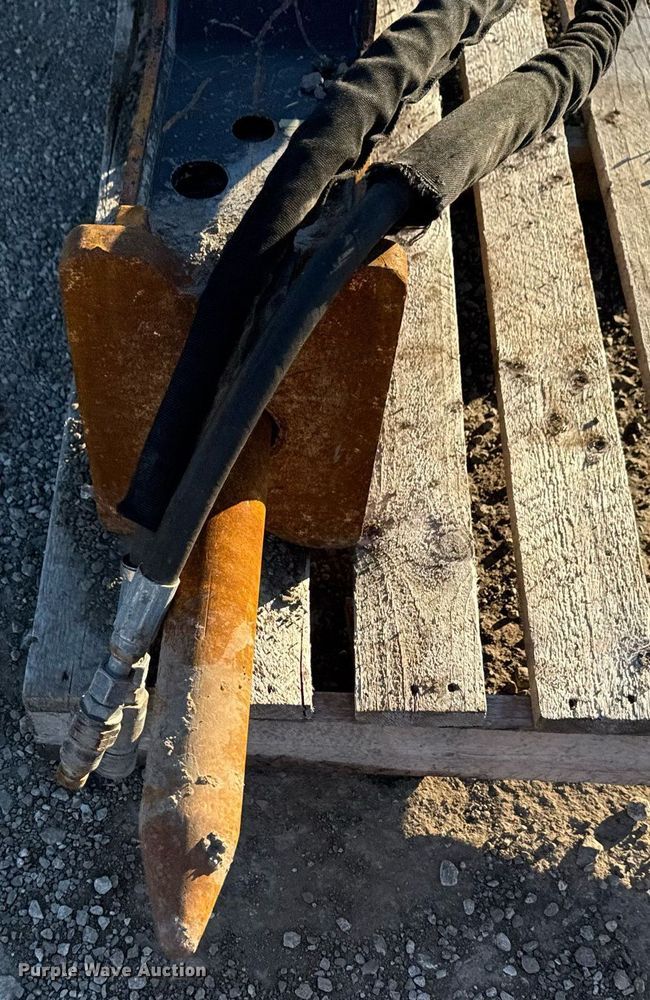 image for item EG2287 Caterpillar B6 breaker