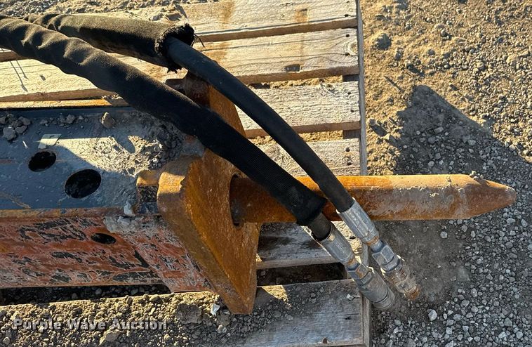 image for item EG2287 Caterpillar B6 breaker