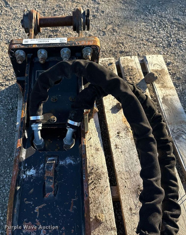 image for item EG2287 Caterpillar B6 breaker