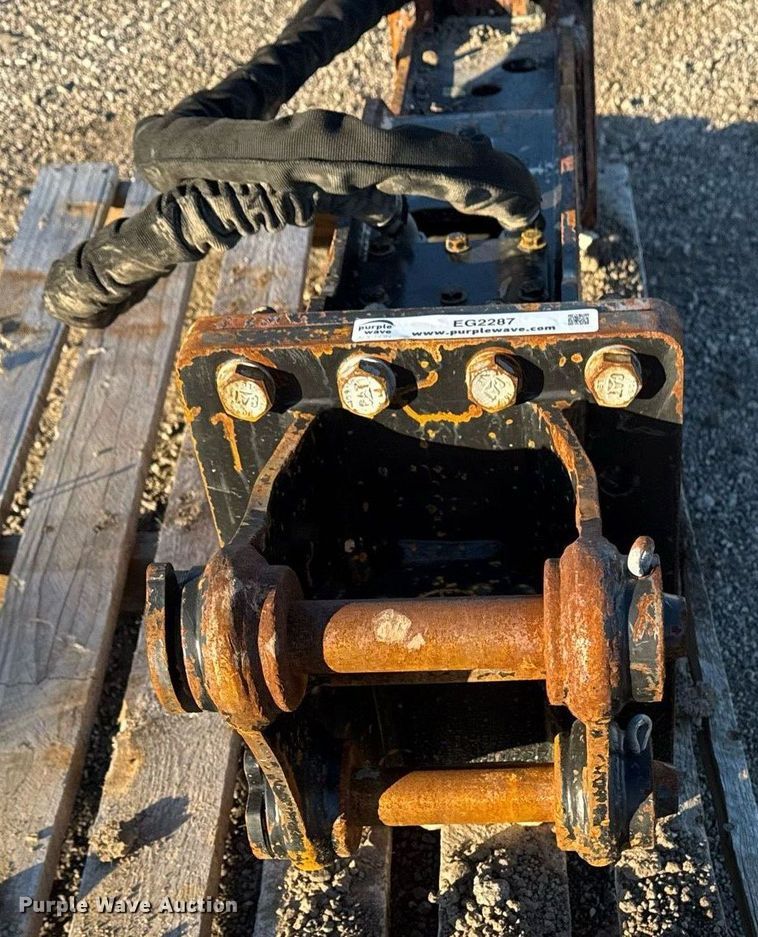 image for item EG2287 Caterpillar B6 breaker