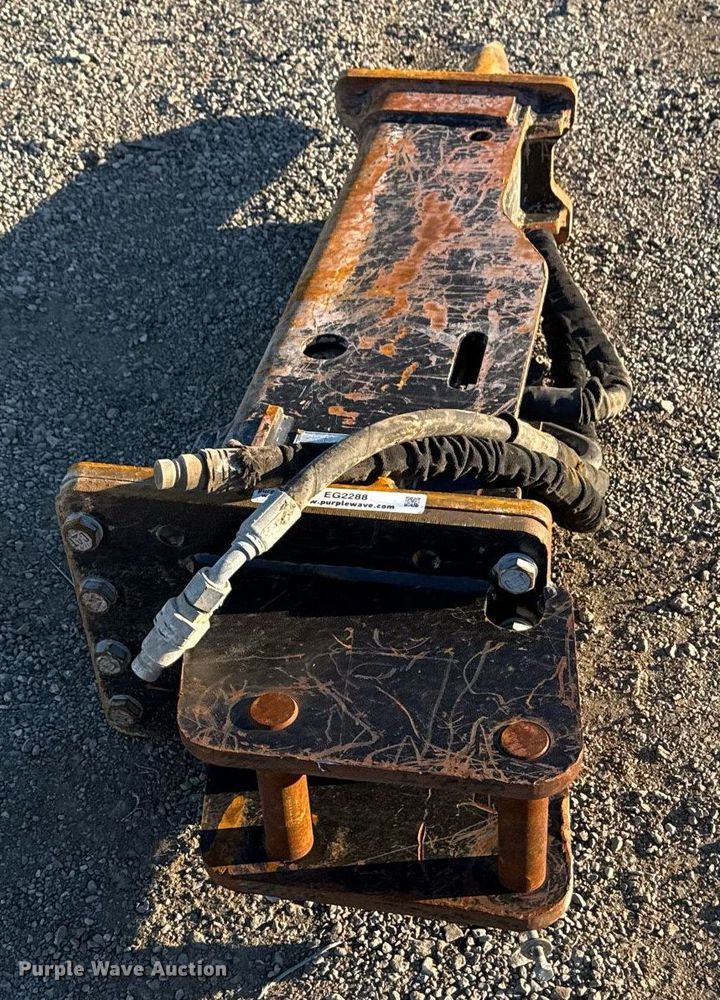 image for item EG2288 2018 Caterpillar B6 breaker