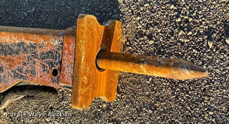 image for item EG2288 2018 Caterpillar B6 breaker