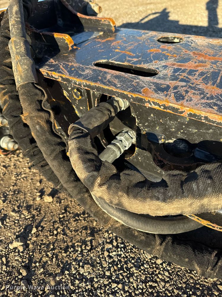 image for item EG2288 2018 Caterpillar B6 breaker