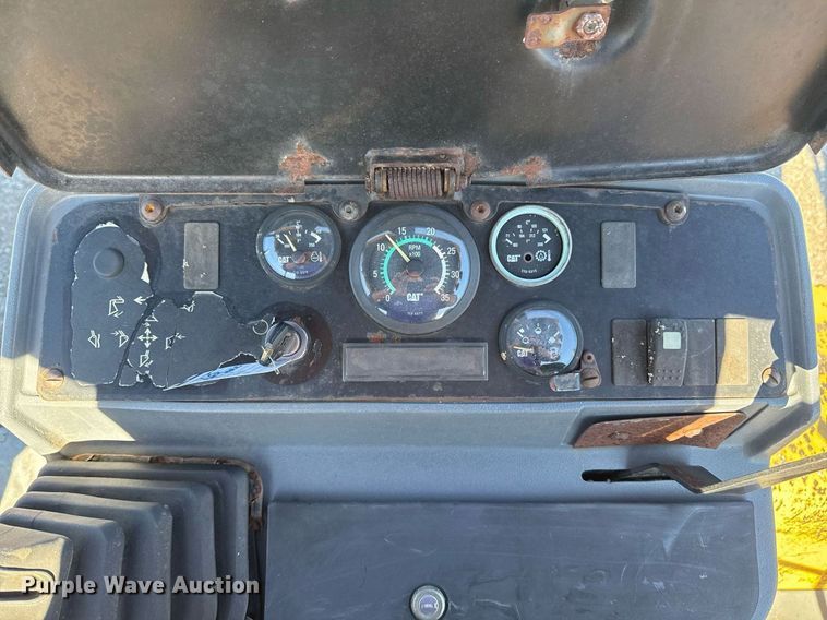 image for item EG2294 1997 Caterpillar 416C backhoe