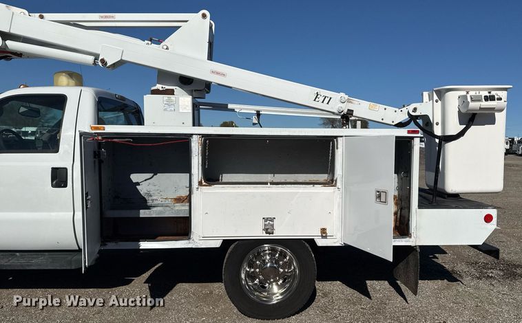 image for item EG2296 2009 Ford F450 Super Duty bucket truck