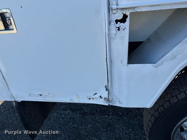 image for item EG2296 2009 Ford F450 Super Duty bucket truck