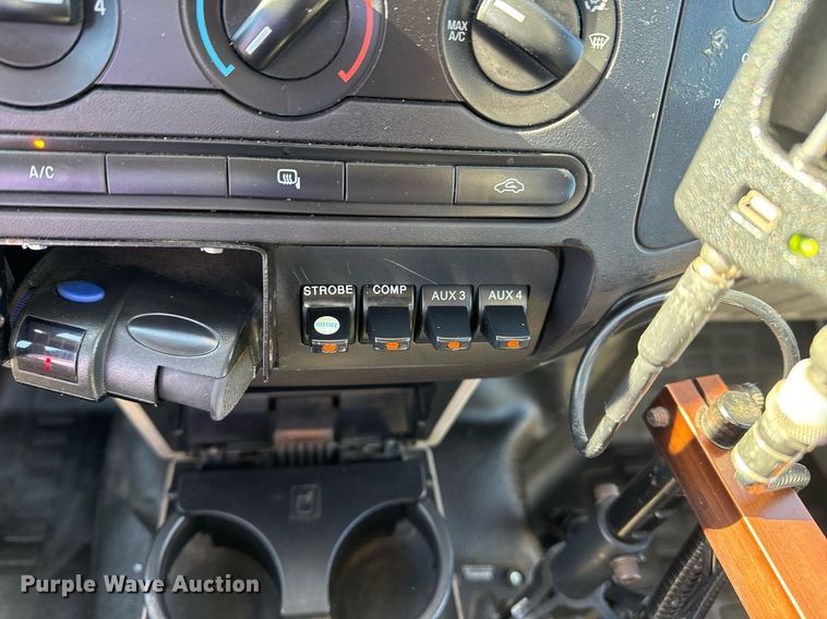 image for item EG2296 2009 Ford F450 Super Duty bucket truck