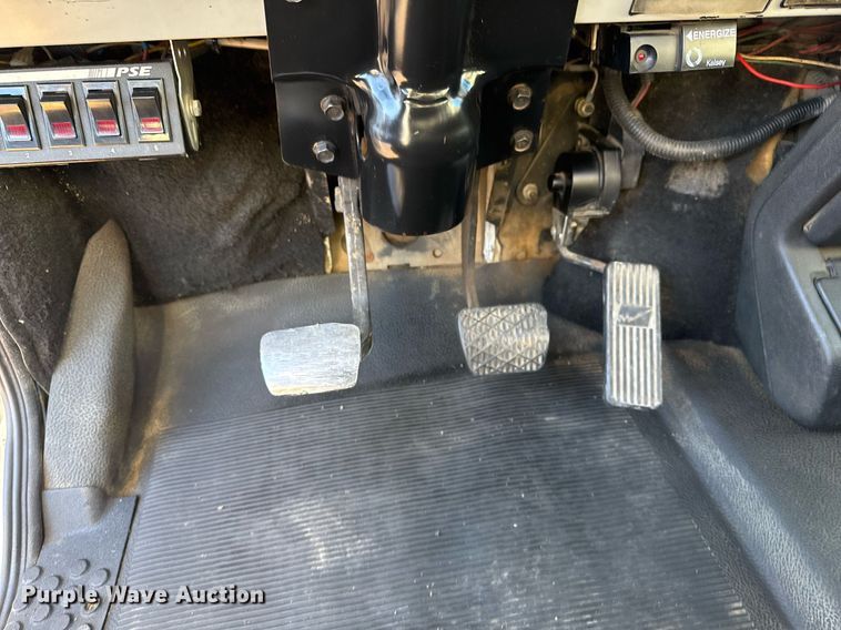 image for item EG2316 1997 Freightliner FL70 utility / service truck