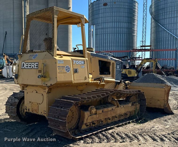 image for item EG6955 2005 John Deere 700H LGP dozer