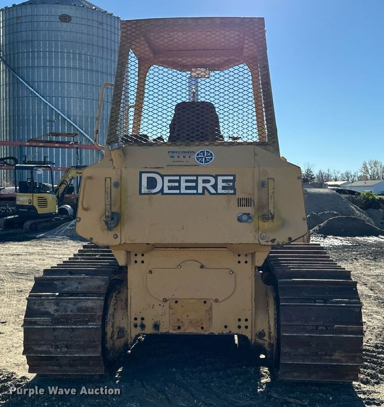 image for item EG6955 2005 John Deere 700H LGP dozer