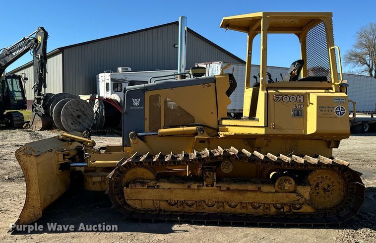 image for item EG6955 2005 John Deere 700H LGP dozer