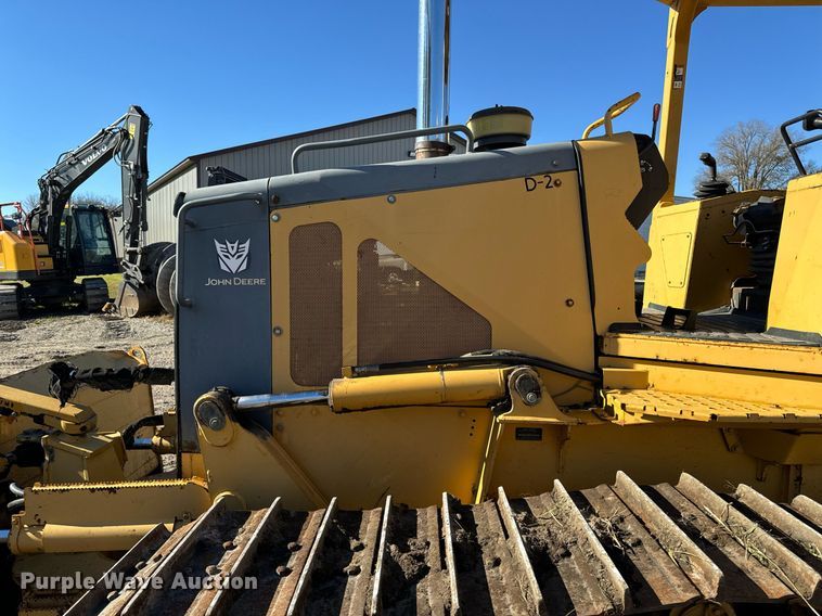 image for item EG6955 2005 John Deere 700H LGP dozer