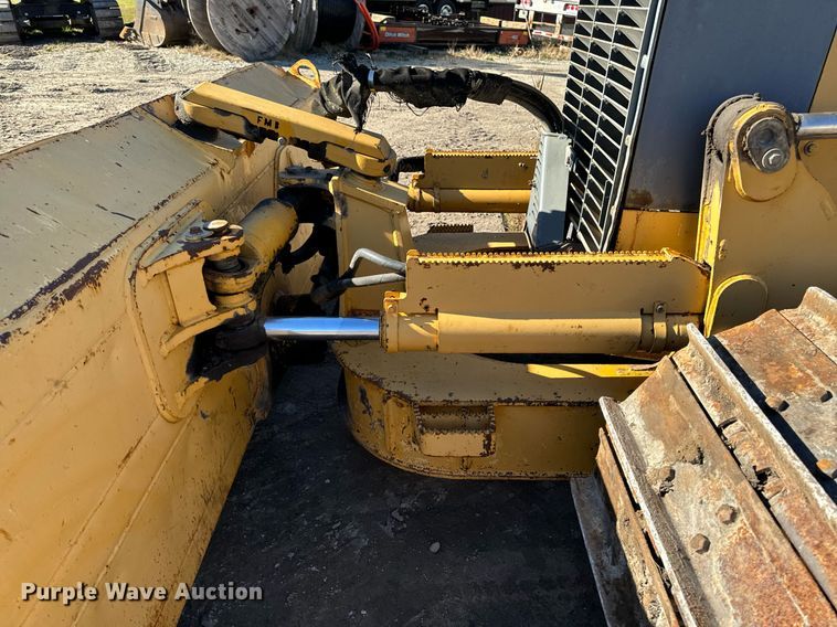 image for item EG6955 2005 John Deere 700H LGP dozer