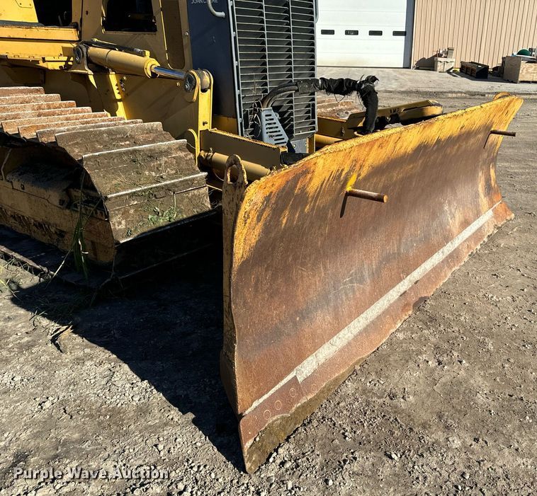 image for item EG6955 2005 John Deere 700H LGP dozer