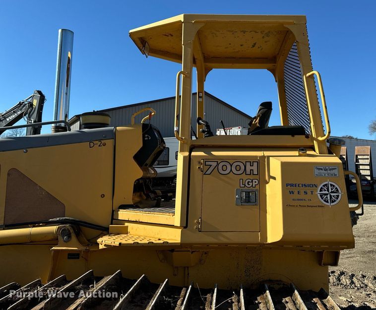 image for item EG6955 2005 John Deere 700H LGP dozer