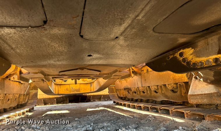 image for item EG6955 2005 John Deere 700H LGP dozer