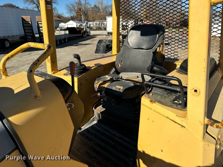 image for item EG6955 2005 John Deere 700H LGP dozer