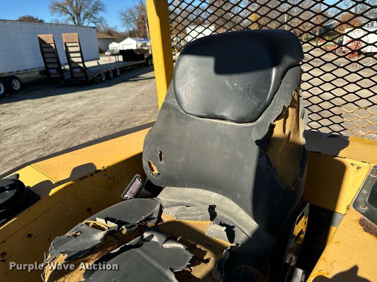 image for item EG6955 2005 John Deere 700H LGP dozer