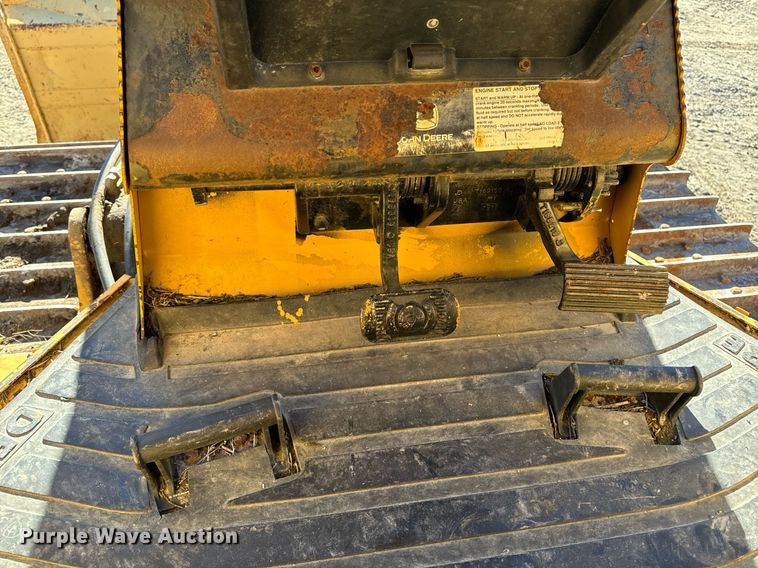 image for item EG6955 2005 John Deere 700H LGP dozer