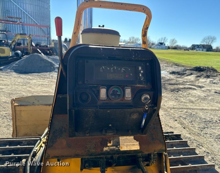 image for item EG6955 2005 John Deere 700H LGP dozer