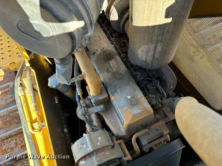 image for item EG6955 2005 John Deere 700H LGP dozer