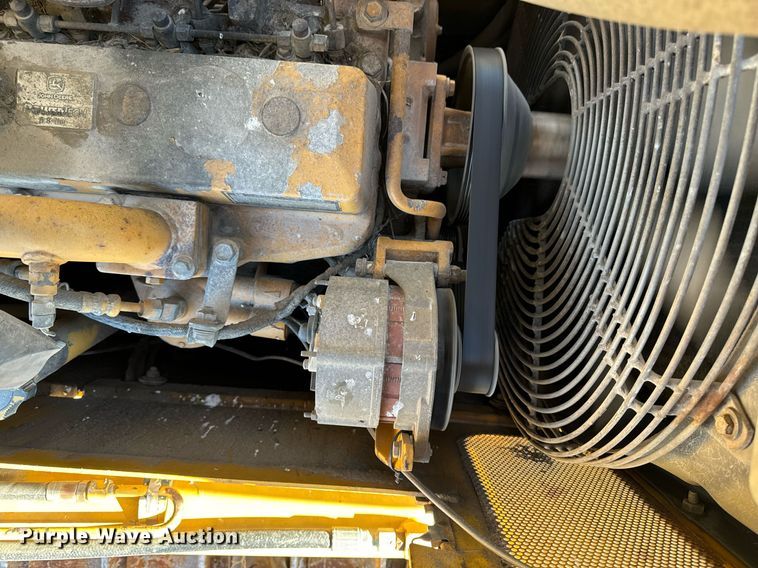 image for item EG6955 2005 John Deere 700H LGP dozer