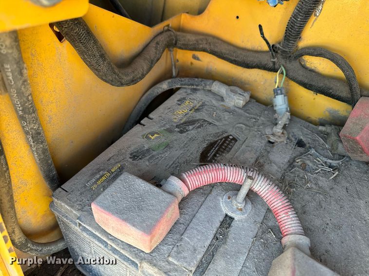 image for item EG6955 2005 John Deere 700H LGP dozer