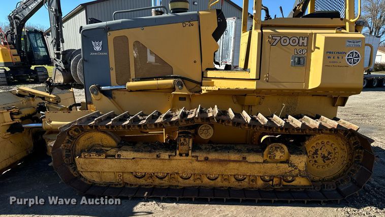 image for item EG6955 2005 John Deere 700H LGP dozer