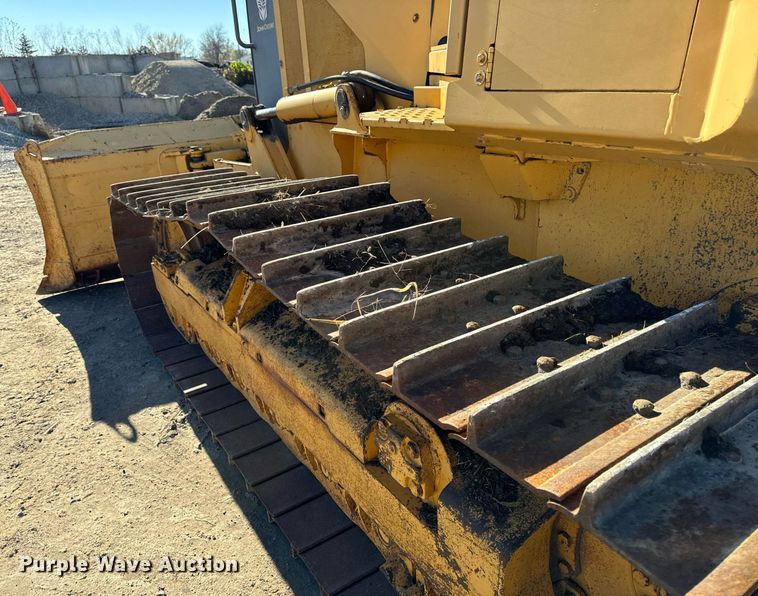 image for item EG6955 2005 John Deere 700H LGP dozer