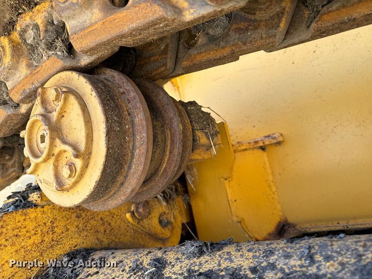 image for item EG6955 2005 John Deere 700H LGP dozer