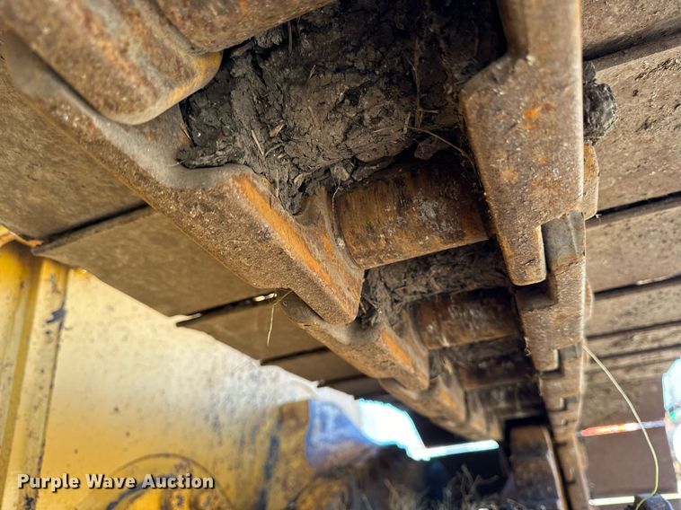 image for item EG6955 2005 John Deere 700H LGP dozer