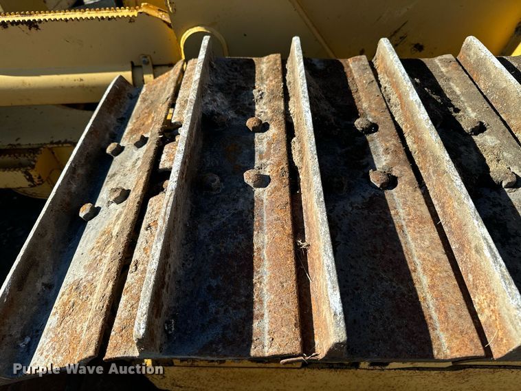 image for item EG6955 2005 John Deere 700H LGP dozer