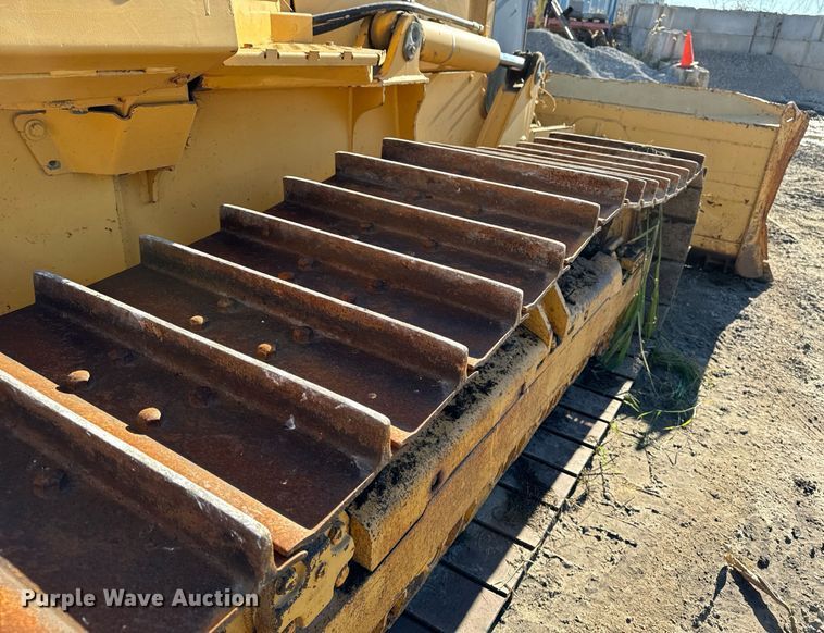 image for item EG6955 2005 John Deere 700H LGP dozer