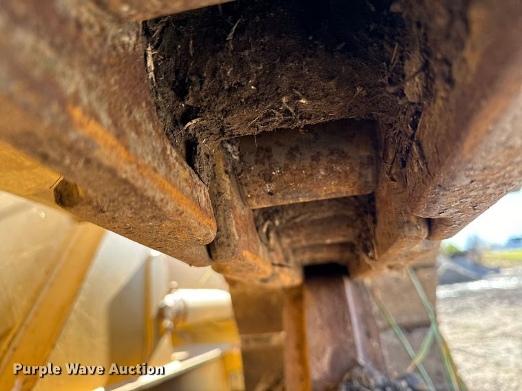 image for item EG6955 2005 John Deere 700H LGP dozer