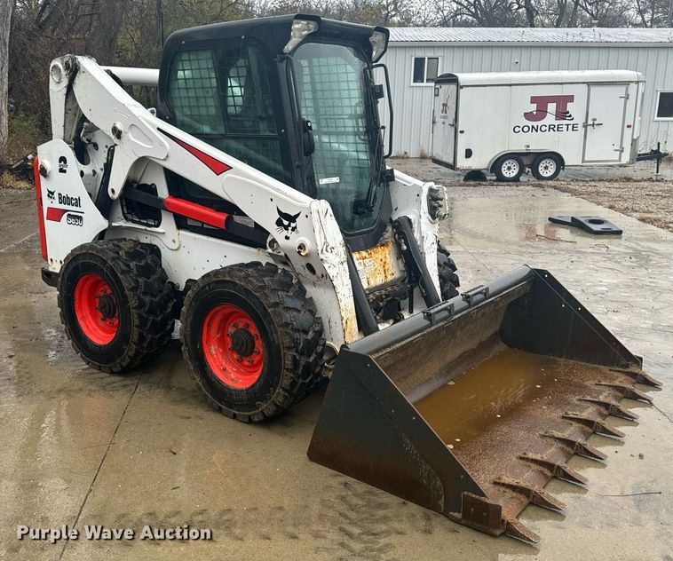 image for item EG6993 2019 Bobcat S650 skid steer loader