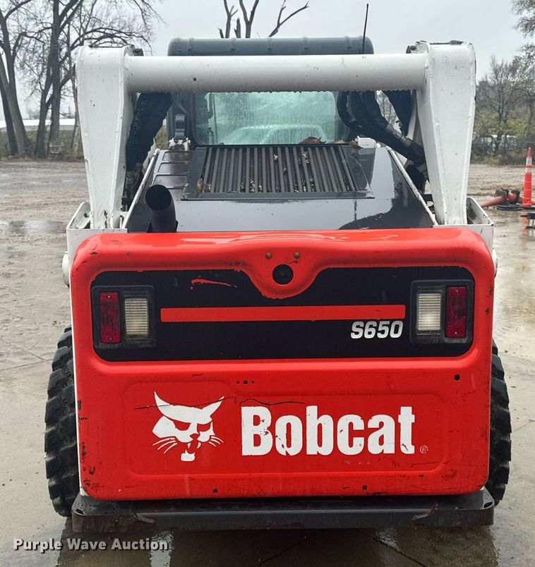 image for item EG6993 2019 Bobcat S650 skid steer loader