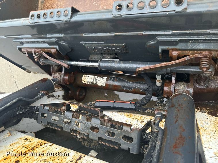 image for item EG6993 2019 Bobcat S650 skid steer loader