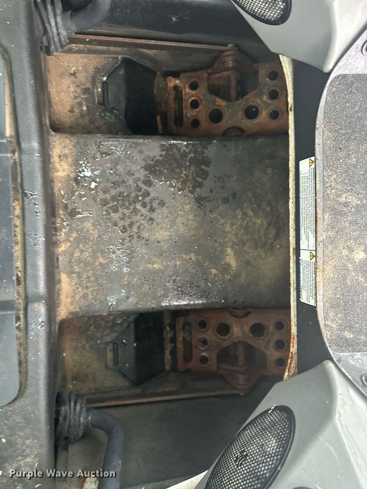 image for item EG6993 2019 Bobcat S650 skid steer loader