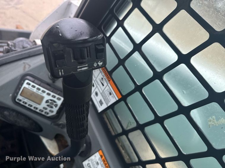 image for item EG6993 2019 Bobcat S650 skid steer loader