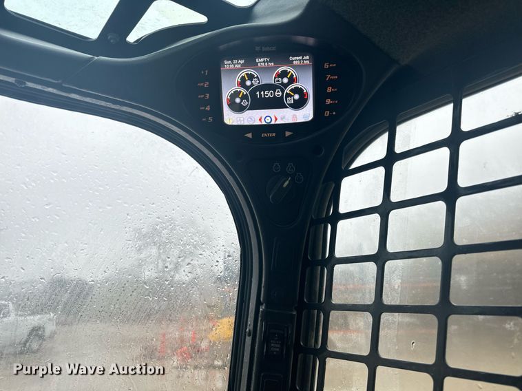 image for item EG6993 2019 Bobcat S650 skid steer loader