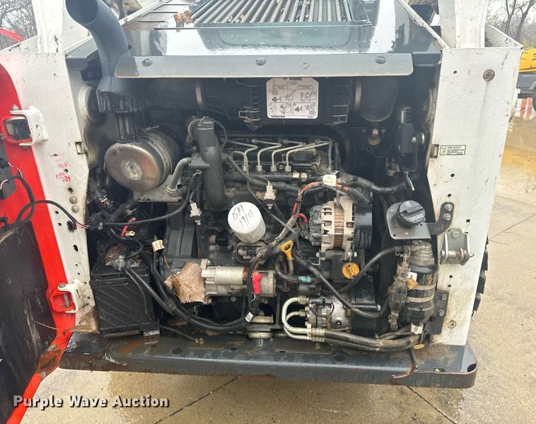 image for item EG6993 2019 Bobcat S650 skid steer loader