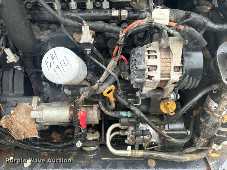 image for item EG6993 2019 Bobcat S650 skid steer loader