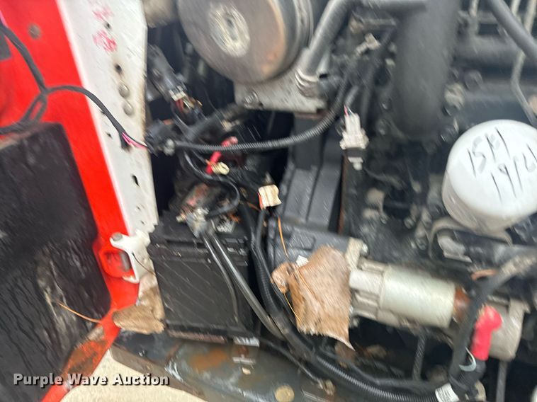 image for item EG6993 2019 Bobcat S650 skid steer loader