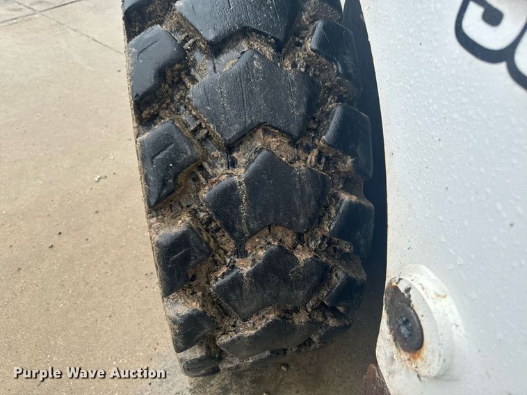 image for item EG6993 2019 Bobcat S650 skid steer loader