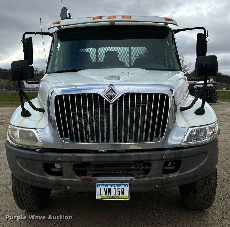 image for item EG7007 2007 International 4300 SBA utility / service truck