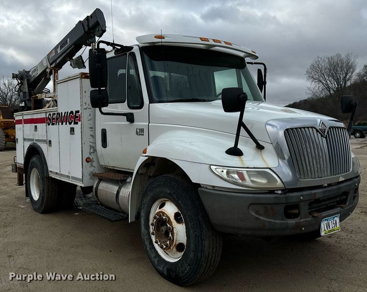 image for item EG7007 2007 International 4300 SBA utility / service truck