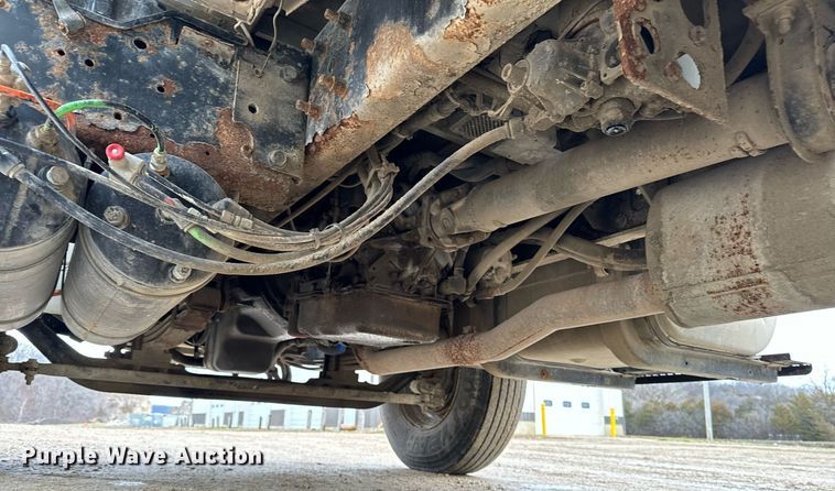 image for item EG7007 2007 International 4300 SBA utility / service truck