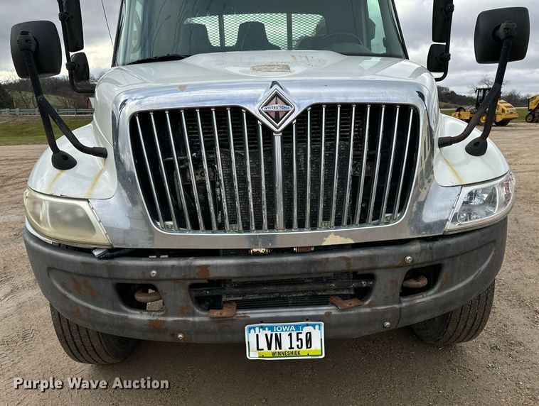 image for item EG7007 2007 International 4300 SBA utility / service truck